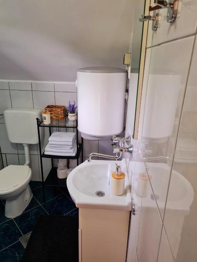 Apartman Poznanovic Appartement Rakovica Buitenkant foto